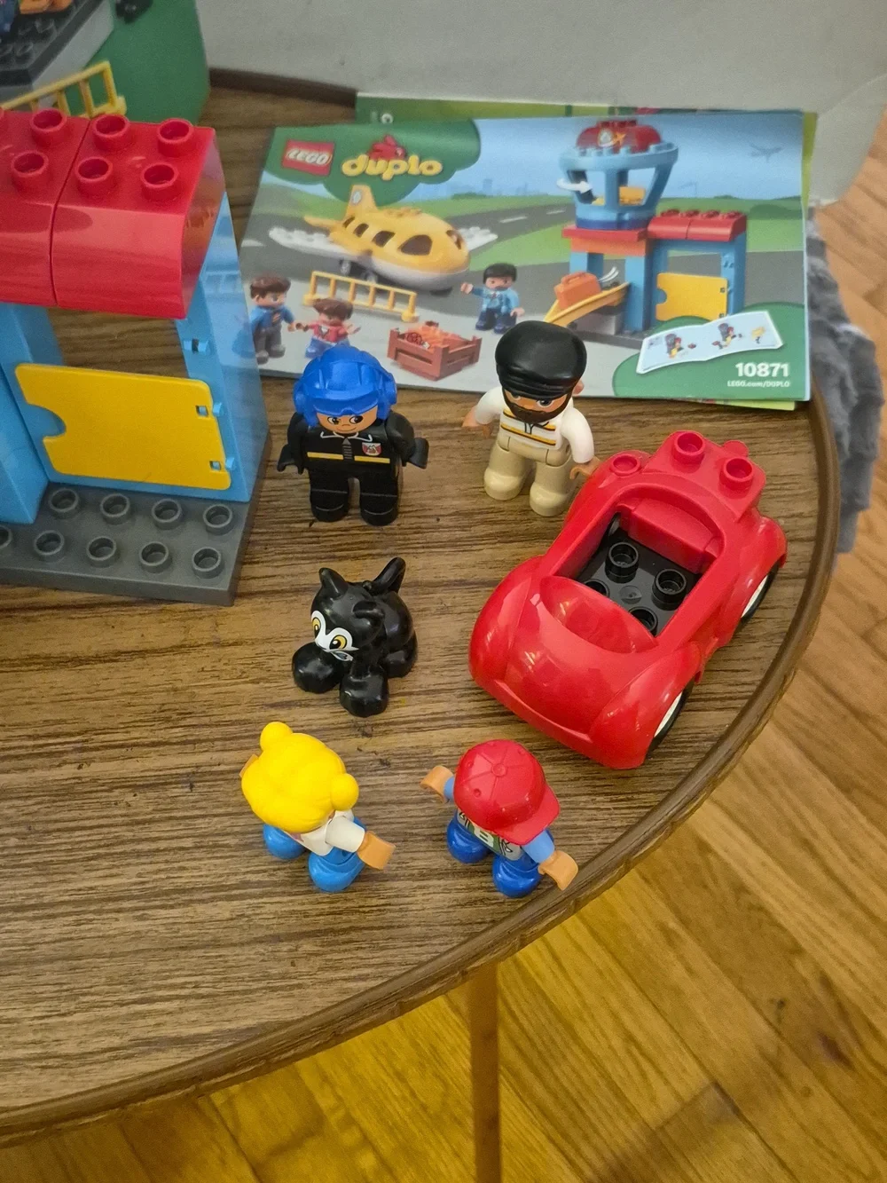 Lego Duplo 20871 Airport Playset - Yellow and Blue Like New 90 % Complete.